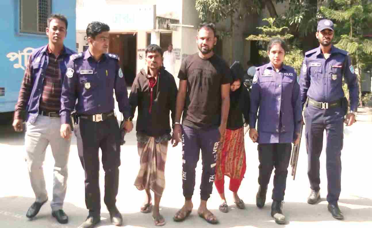 ফাঁদ পেতে তরুণীদের বাধ্য করা হয় অনৈতিক কাজে
